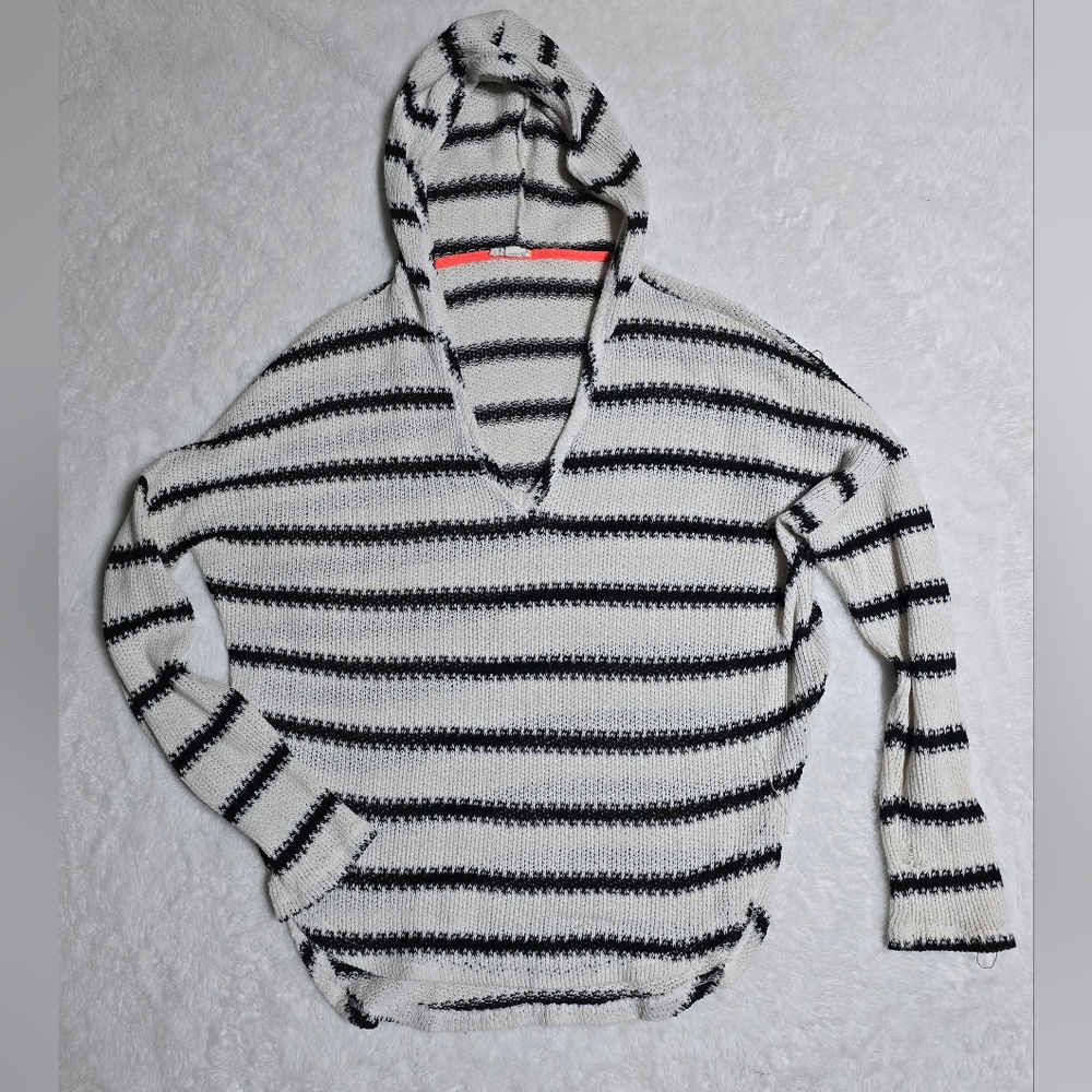 Emily + M Sweater Top Size S Small Oversized Crop Hoodie Shirt